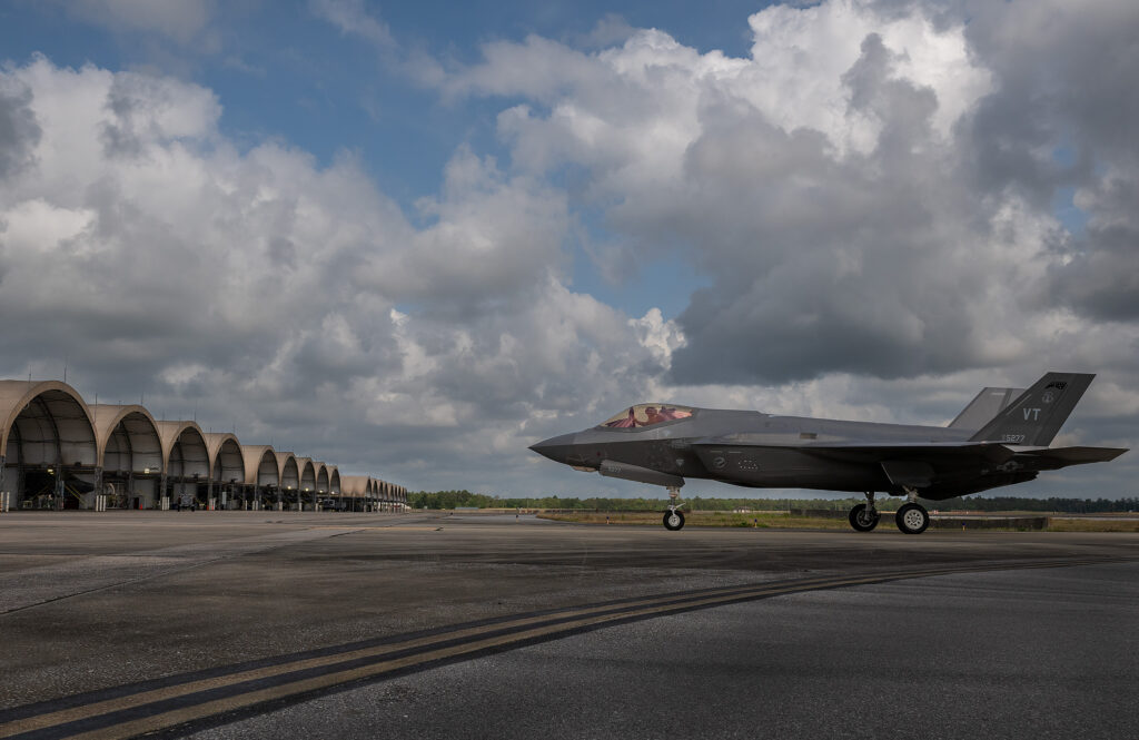 Weapons Tester Cites Further F-35 Challenges (excerpt)