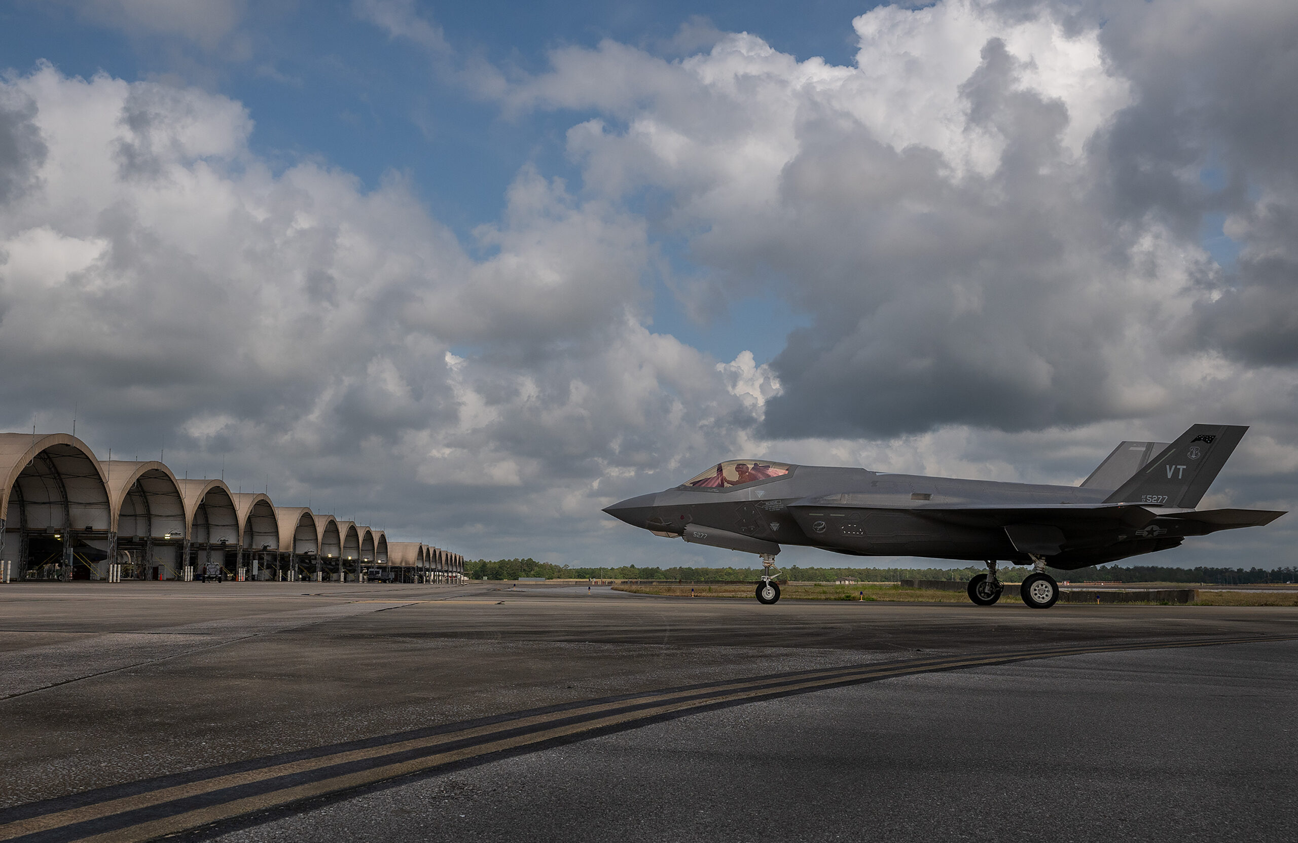 Weapons Tester Cites Further F-35 Challenges (excerpt)