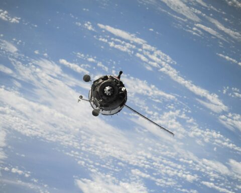 France Commits €717 Million to Eutelsat’s LEO Constellation as Starlink Rival