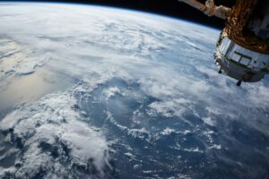 Spacecom and Israel Aerospace Industries Signed a Purchase Agreement for Amos-6 Satellite