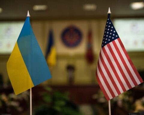 Pentagon Resumes 155 mm Shell and GMLRS Rocket Deliveries to Ukraine