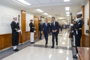 Pentagon Limits U.S. Ground Role in Ukraine Security Guarantees, Europe to Lead